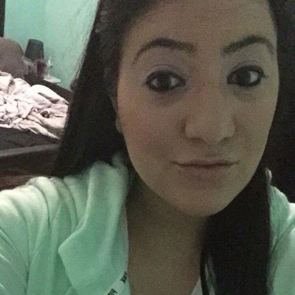 Profile Picture of Jeanette Deninno (@jeebaby) on Poshmark