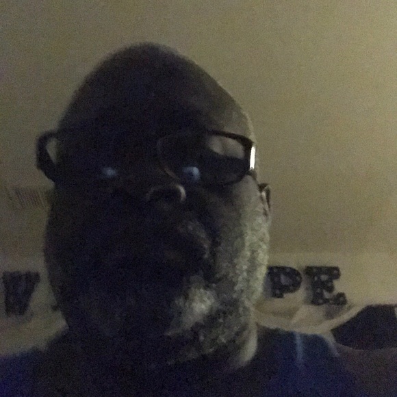 Profile Picture of Samuel Graham (@samuelgraham43) on Poshmark