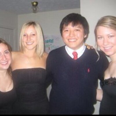 Profile Picture of John Tong (@jthoops123) on Twitter