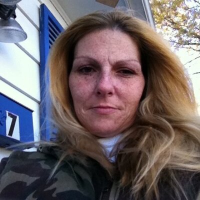 Profile Picture of Patty Moore (@Pattymoore8) on Twitter