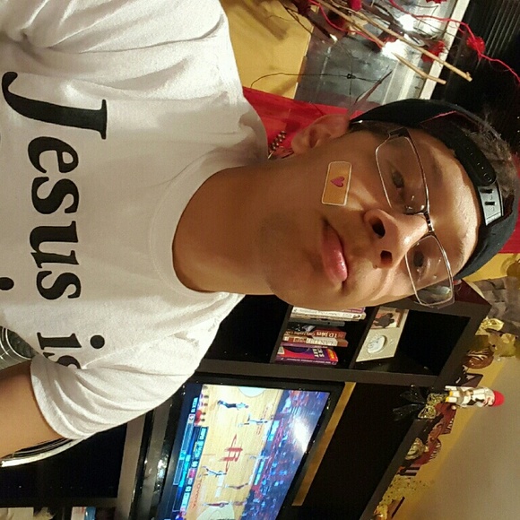 Profile Picture of Alwin Checo (@r_checo12) on Poshmark
