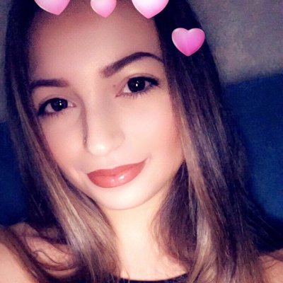 Profile Picture of Zoe Simms (@zoe_simms) on Twitter