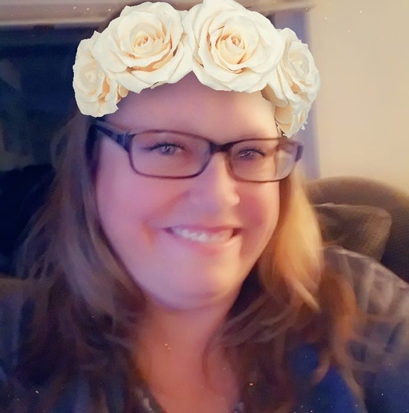 Lisa Willemsen - Poshmark Profile Picture of Lisa Willemsen (@lisalda3) on Poshmark