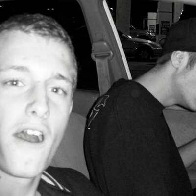 Chris Trevethan - Twitter Profile Picture of Chris Trevethan (@sUiCiDeBYcAcTuS) on Twitter