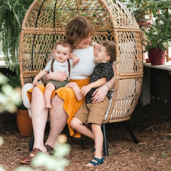 Profile Picture of Victoria Ebert (@v_ebert) on Poshmark