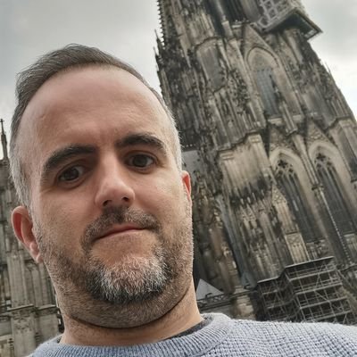 Profile Picture of Mike Collinson (@Mcdesigni) on Twitter
