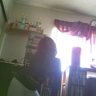 Profile Picture of Emerald Johnson (@mrzsongz323) on Twitter