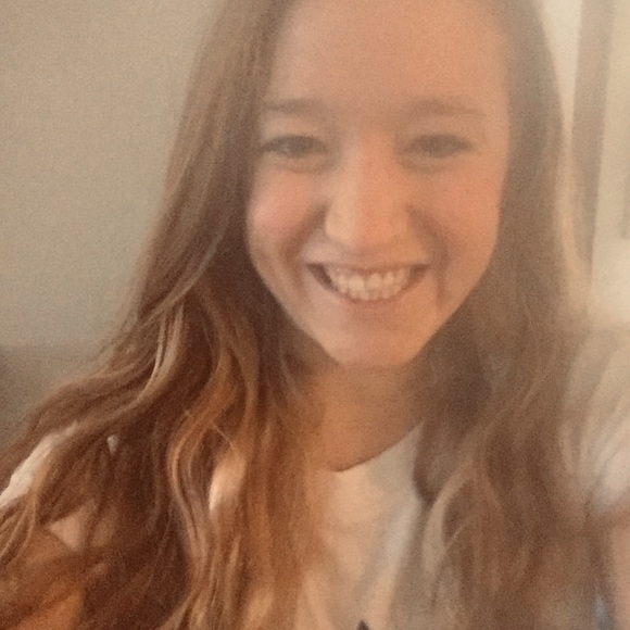 Profile Picture of Julia Rudinsky (@juliarudinsky) on Poshmark
