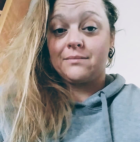 Profile Picture of Crystal Valerio (@crystalvclear) on Poshmark