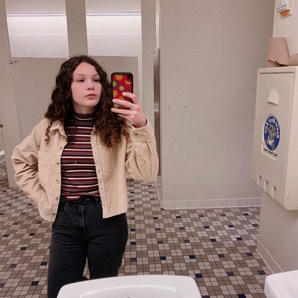 Profile Picture of Alison Mangels (@alicat666jk) on Poshmark