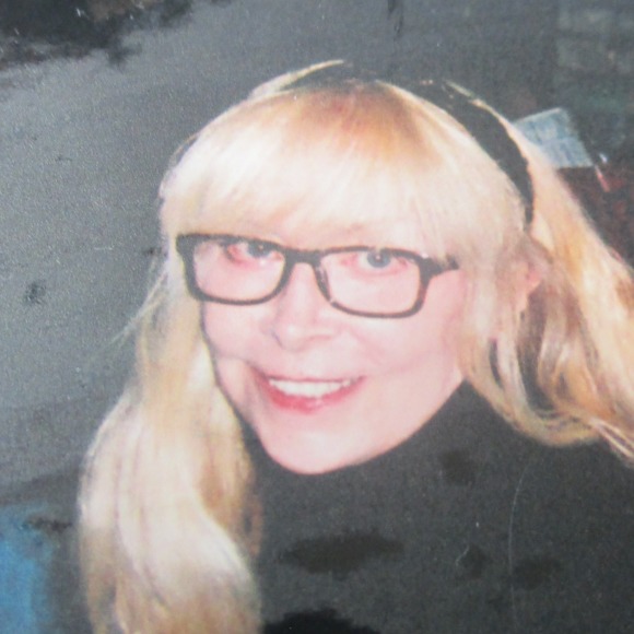 Profile Picture of Janet Sheehan (@poshjan17) on Poshmark