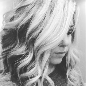 Profile Picture of Adrianna Bohrer | Style . Mom Life . Hair . Maternity . Baby (@adriannabohrer) on Pinterest