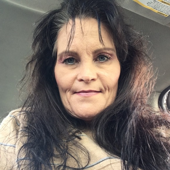 Profile Picture of Deborah Dozier (@debsdepot) on Poshmark