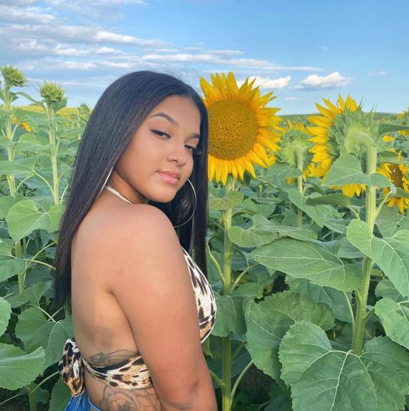 Naia Kasee - Poshmark Profile Picture of Naia Kasee (@nkasee) on Poshmark