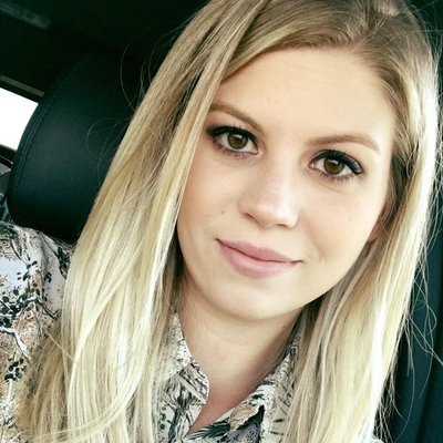 Profile Photo of Elizabeth Hayden (@mombossfiance) on Twitter