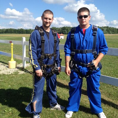 Profile Picture of Mike Scarbro (@Scar_Bro16) on Twitter