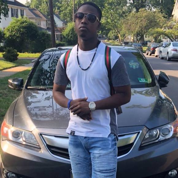 Profile Picture of Marckychen Bien aime (@mbagang) on Poshmark