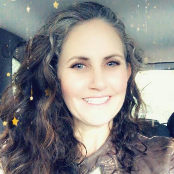 Profile Picture of Candice Kearns (@candycanekearns) on Poshmark