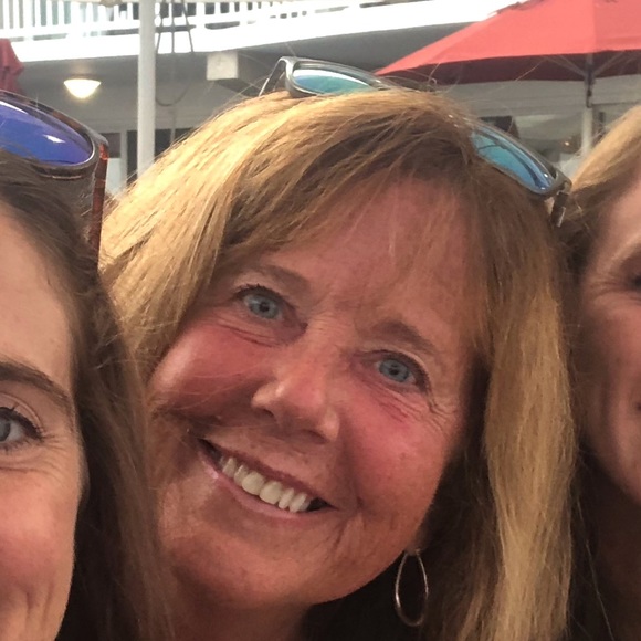 Profile Picture of Carol Marinaro (@sauce41) on Poshmark