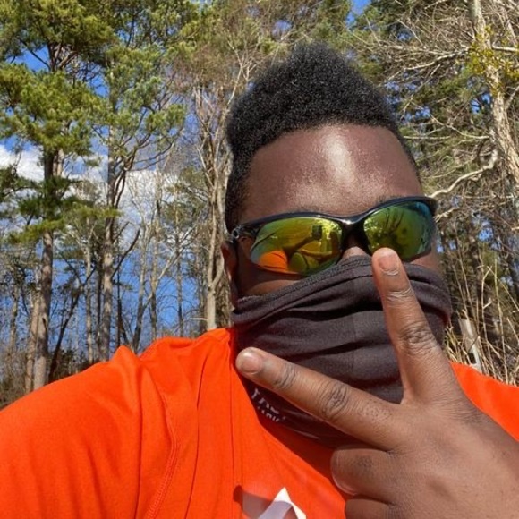 Profile Picture of Devone Williams (@devone_w) on Poshmark