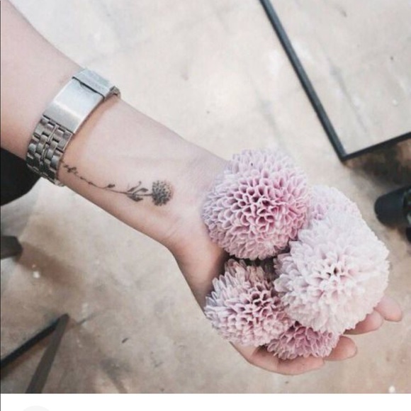 Profile Picture of Jenny Filoteo (@jeneatot) on Poshmark