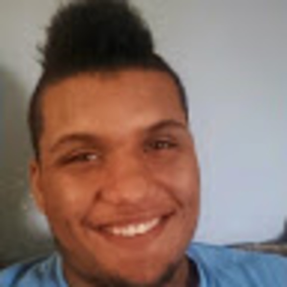 Profile Picture of Skyler Craig (@skymann7225) on Poshmark