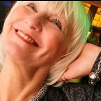 Profile Picture of Lorrie (@lorriecraig14) on Twitter
