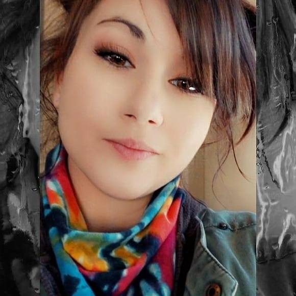 Profile Picture of Cheyenne Calhoun (@cheyennec204) on Poshmark