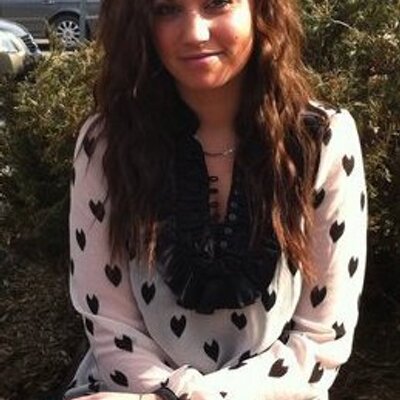 Profile Picture of Stephanie Lessard (@StphanieLessard) on Twitter