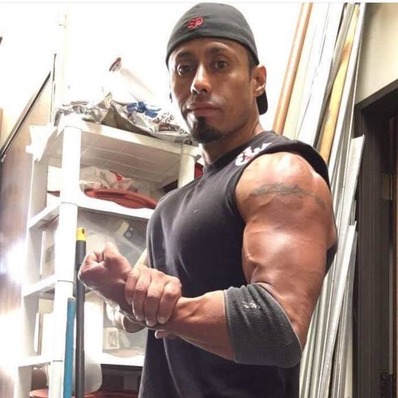 Profile Picture of Sandro Toledo castro (@sandrotol41) on Poshmark