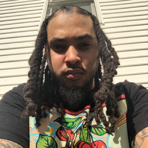 Profile Picture of Andrew Jorge (@xflip508) on Poshmark
