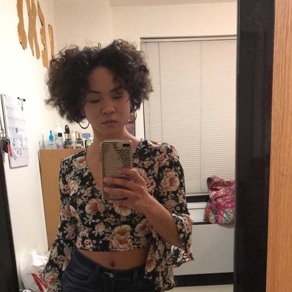 Profile Picture of Alexus Thierry (@lexiii95) on Poshmark