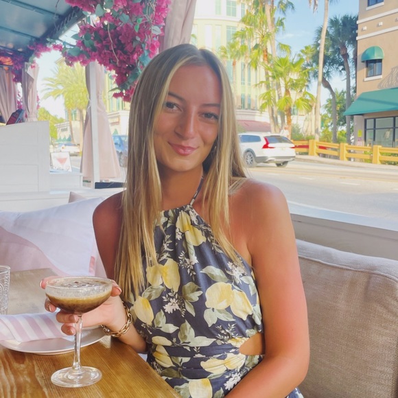 Profile Picture of Jenna Chirichetti (@jchirichetti) on Poshmark