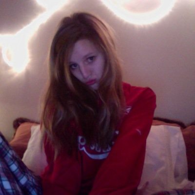 Profile Picture of Claire McNeely (@clar_elizabeth) on Twitter