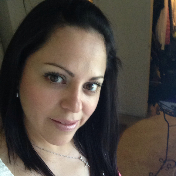 Profile Picture of Lorena Lara (@lorena18) on Poshmark