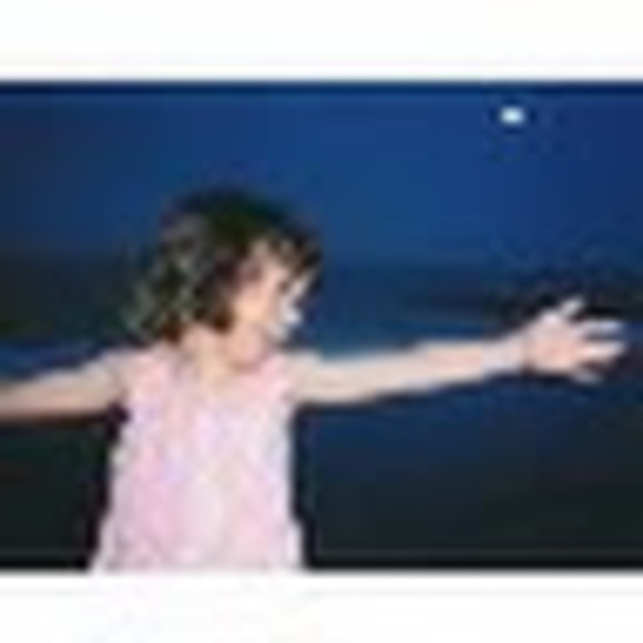 Profile Picture of Laura Garbett (@lauragarbett) on Poshmark