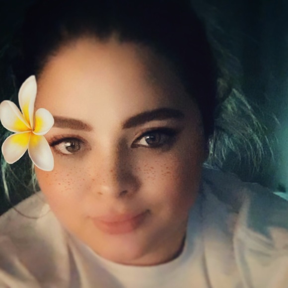 Profile Picture of Haley Wade (@bunnylove282) on Poshmark