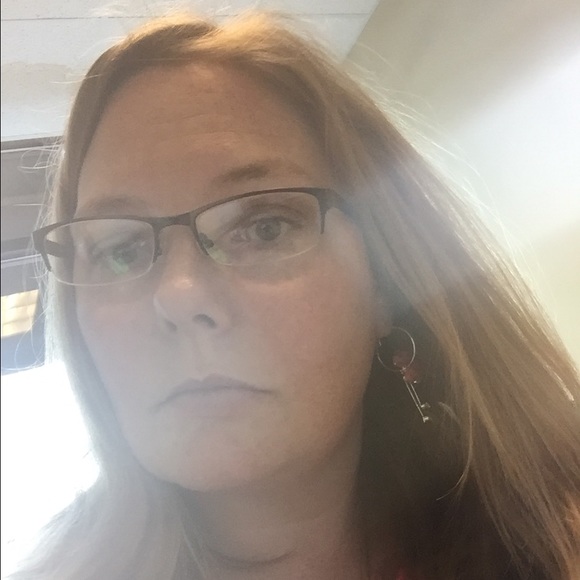 Profile Picture of Jamie Springer (@elkspringer) on Poshmark