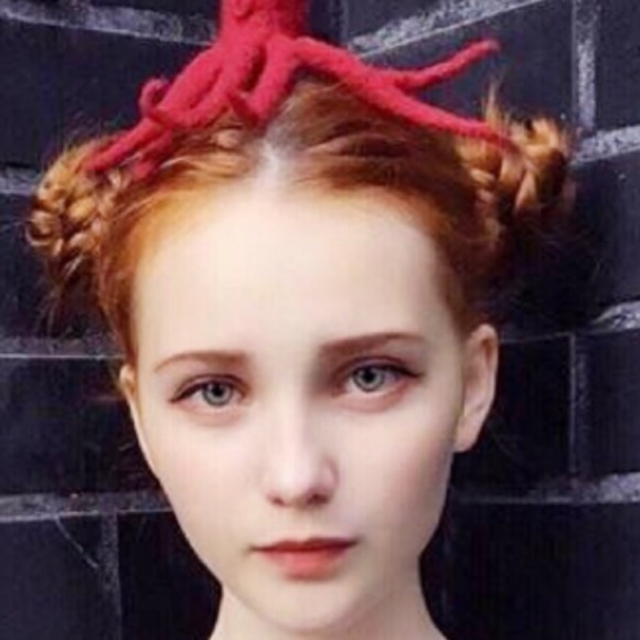Profile Picture of Paris Zolnier (@ernestpres) on Poshmark