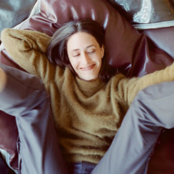 Profile Picture of Amanda Vincelli (@amandavincelli) on Poshmark