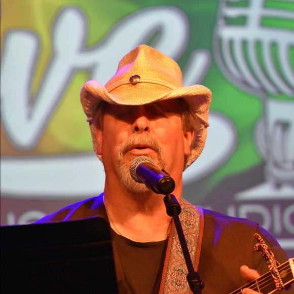 Profile Picture of Brad Koplen (@chumly13) on Poshmark