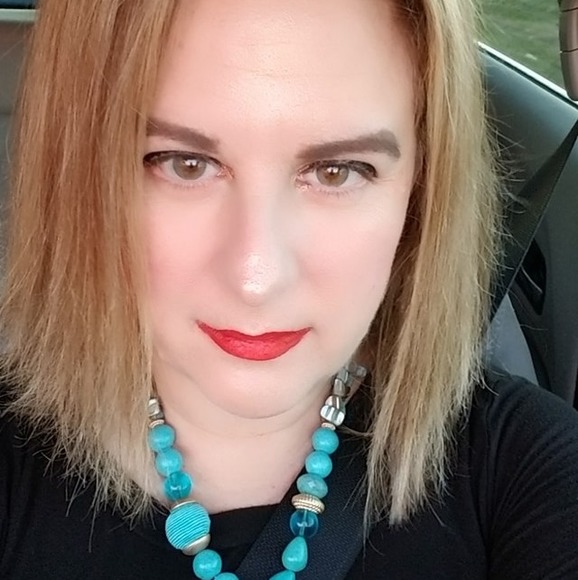 Profile Picture of Stacey Mitchell (@staceyayn1) on Poshmark