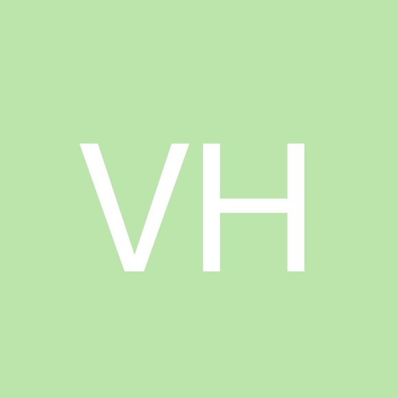 Profile Picture of Virginia Hakala (@10clynns24) on Poshmark