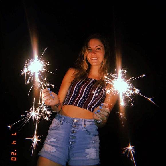 Profile Picture of Kalyn Uebelacker (@kalynuebelacker) on Poshmark