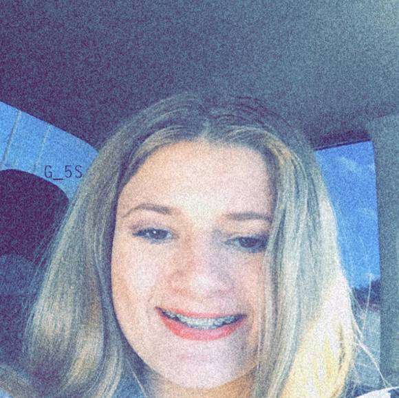 Profile Picture of Alena Hext (@alenahext) on Poshmark
