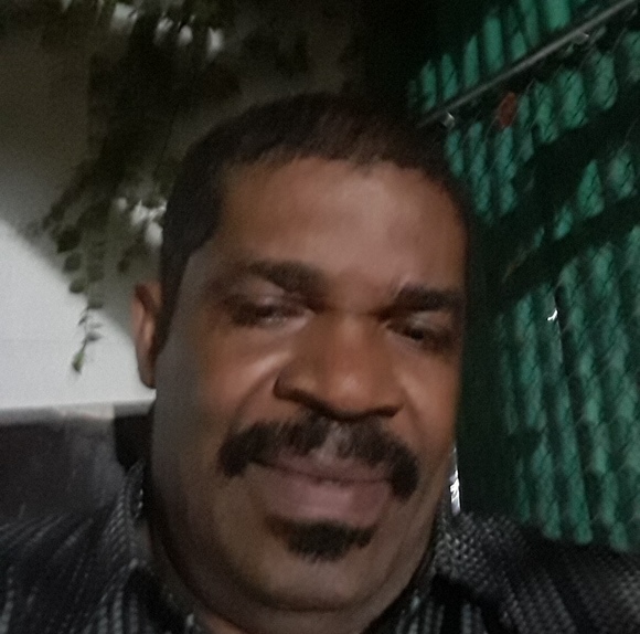 Profile Picture of Garry Beaucicaut (@garrybeaucicaut) on Poshmark
