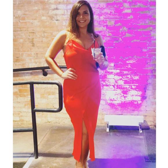Profile Picture of Ashley Fayyazi (@ashleyfayyazi) on Poshmark