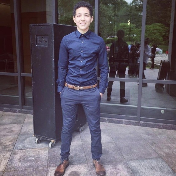 Profile Picture of Daniel Bryant (@danielbry3) on Poshmark