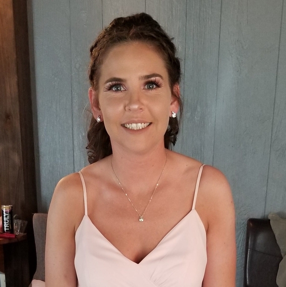Profile Picture of Amanda Weissinger (@aweissin1) on Poshmark