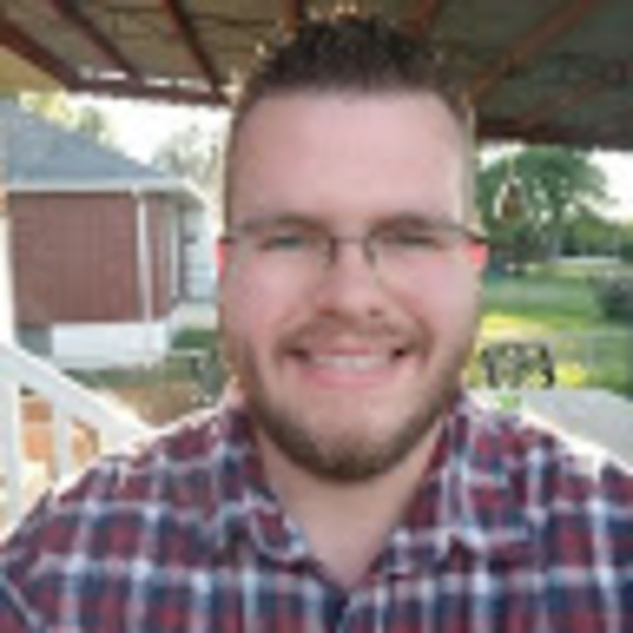 Profile Picture of Aaron Luke (@aaronluke56) on Poshmark